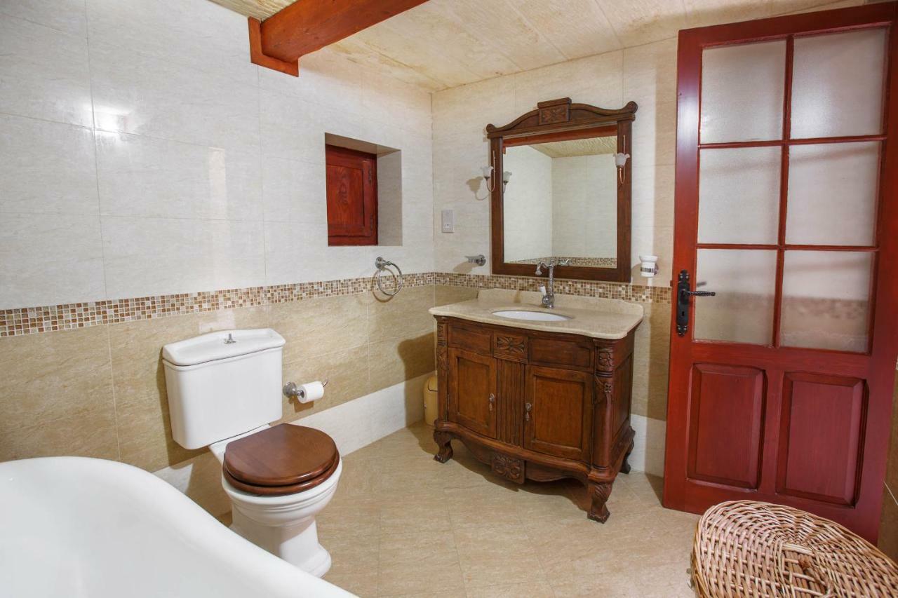 Il-Veduta Holiday Farmhouse With Sunny Private Pool In Island Of Gozo Gharb (Gozo) Exterior photo